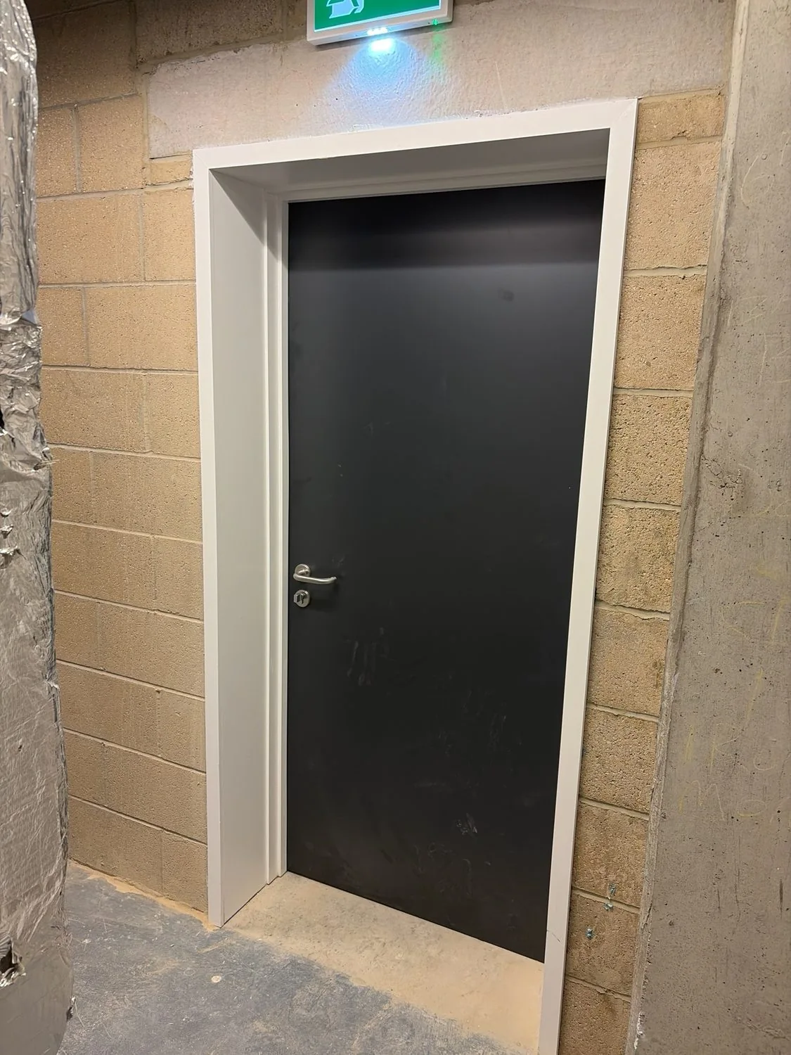 Completed single fire door set