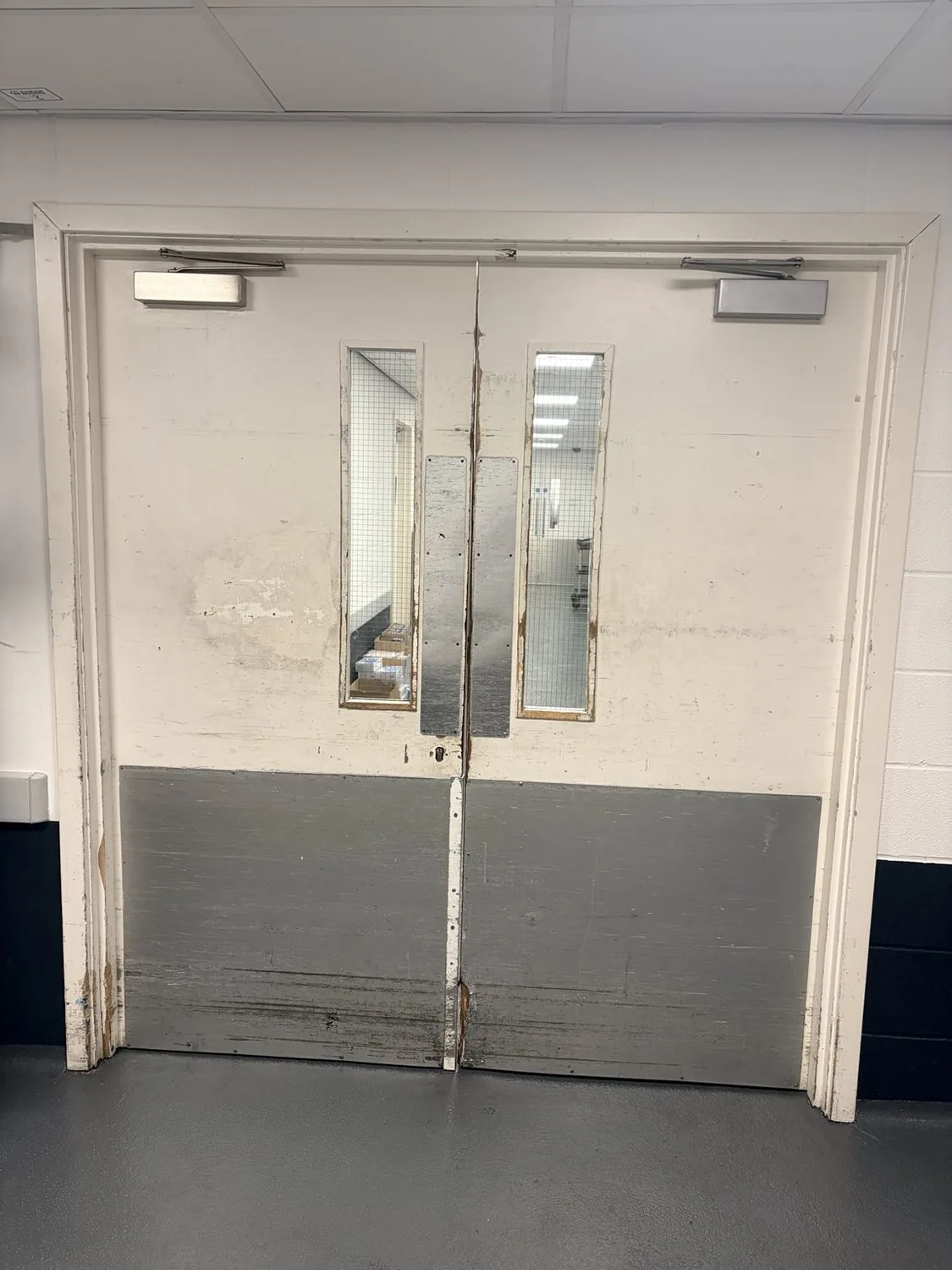 Existing double door set — condition before works